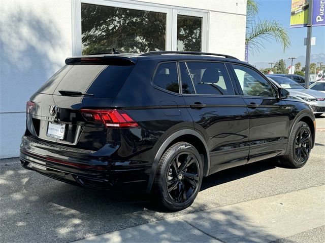 2024 Volkswagen Tiguan SE R-Line Black