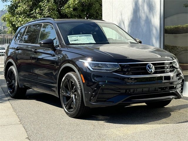 2024 Volkswagen Tiguan SE R-Line Black