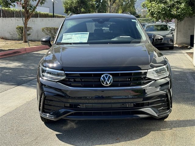 2024 Volkswagen Tiguan SE R-Line Black