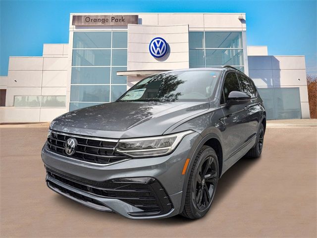 2024 Volkswagen Tiguan SE R-Line Black