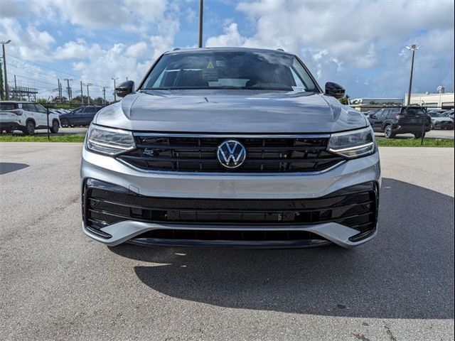 2024 Volkswagen Tiguan SE R-Line Black