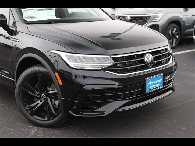 2024 Volkswagen Tiguan SE R-Line Black