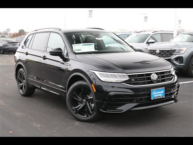 2024 Volkswagen Tiguan SE R-Line Black