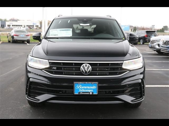 2024 Volkswagen Tiguan SE R-Line Black