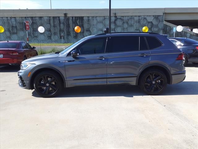 2024 Volkswagen Tiguan SE R-Line Black