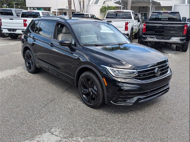 2024 Volkswagen Tiguan/Taos SE R-Line Black