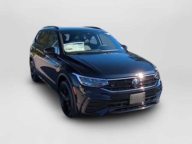 2024 Volkswagen Tiguan SE R-Line Black