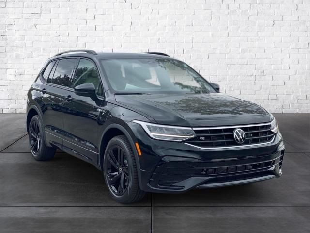 2024 Volkswagen Tiguan SE R-Line Black