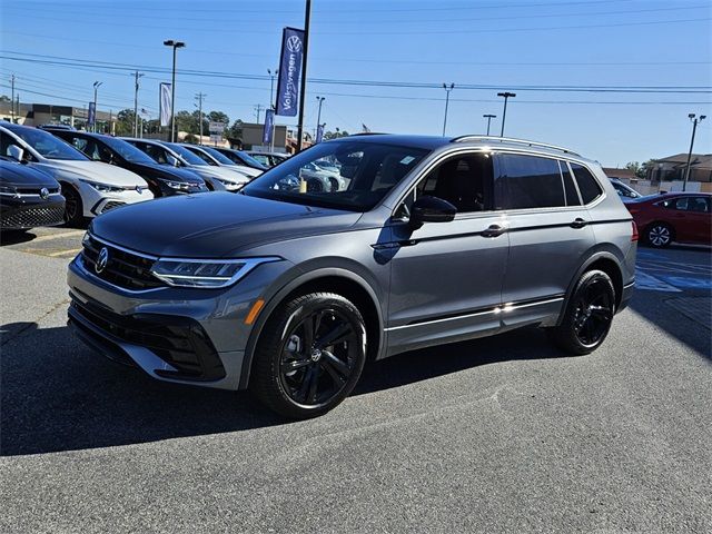 2024 Volkswagen Tiguan SE R-Line Black