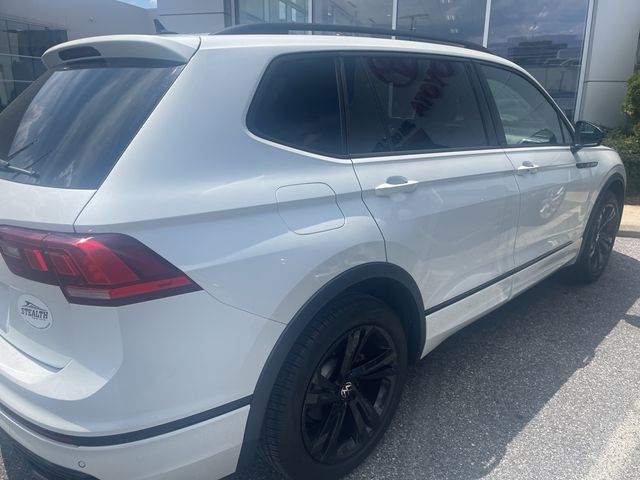 2024 Volkswagen Tiguan SE R-Line Black