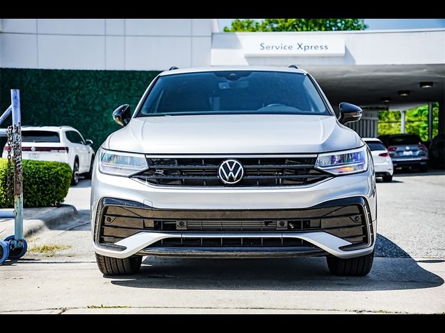 2024 Volkswagen Tiguan SE R-Line Black