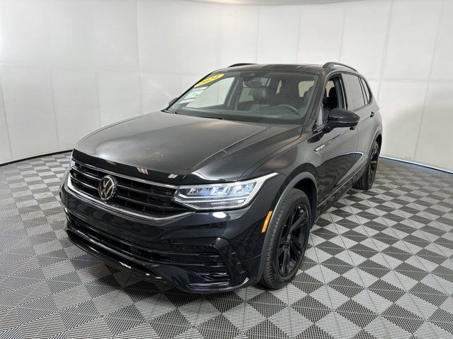 2024 Volkswagen Tiguan SE R-Line Black