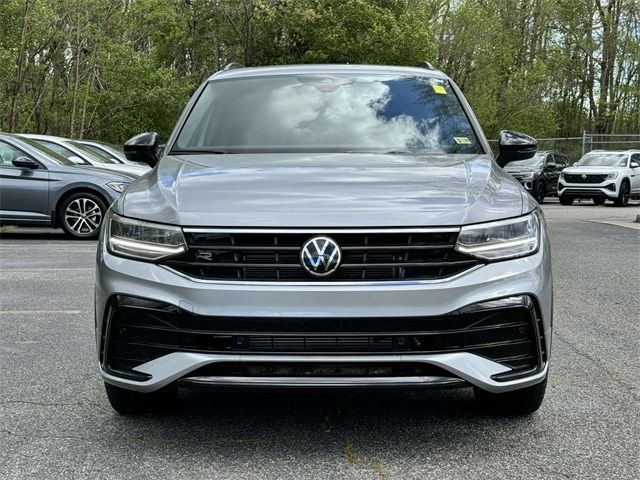 2024 Volkswagen Tiguan SE R-Line Black