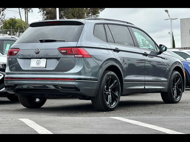 2024 Volkswagen Tiguan SE R-Line Black