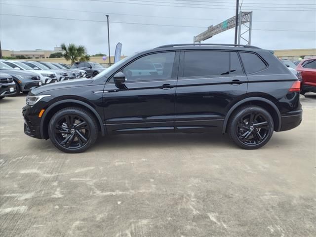 2024 Volkswagen Tiguan SE R-Line Black