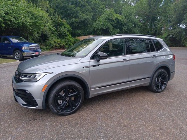 2024 Volkswagen Tiguan SE R-Line Black