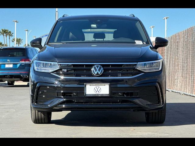 2024 Volkswagen Tiguan SE R-Line Black