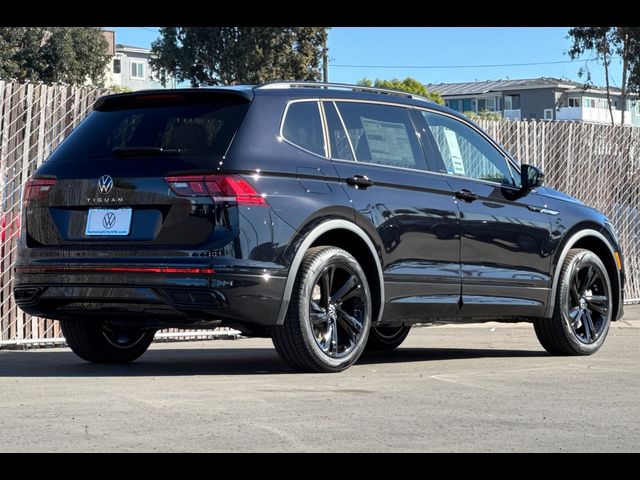 2024 Volkswagen Tiguan SE R-Line Black