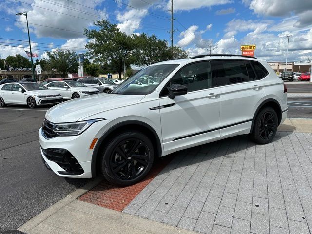 2024 Volkswagen Tiguan SE R-Line Black