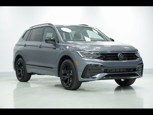 2024 Volkswagen Tiguan SE R-Line Black