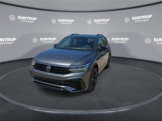 2024 Volkswagen Tiguan SE R-Line Black