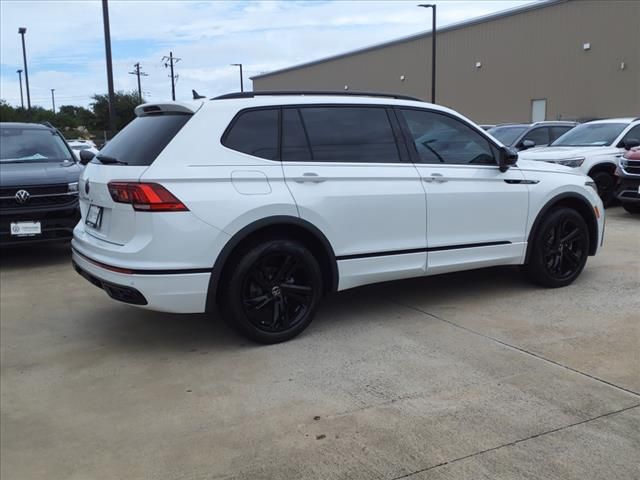 2024 Volkswagen Tiguan SE R-Line Black