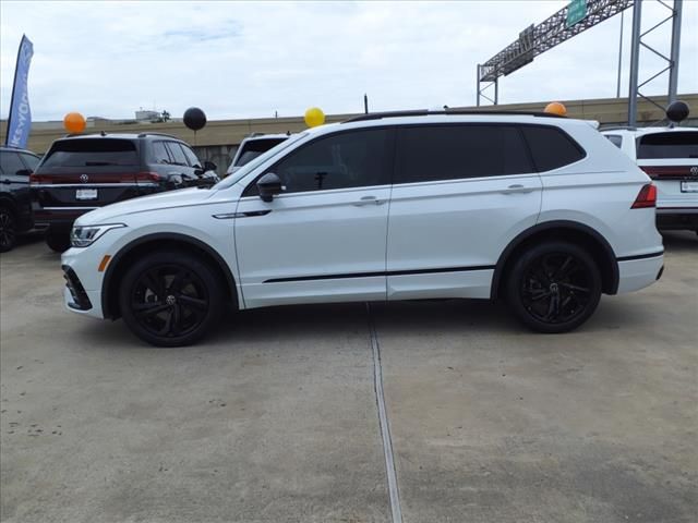 2024 Volkswagen Tiguan SE R-Line Black