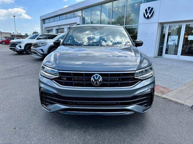 2024 Volkswagen Tiguan SE R-Line Black