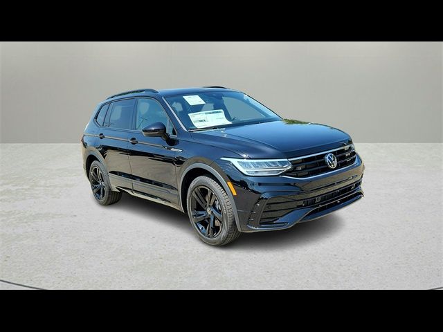 2024 Volkswagen Tiguan SE R-Line Black