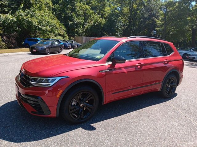 2024 Volkswagen Tiguan SE R-Line Black