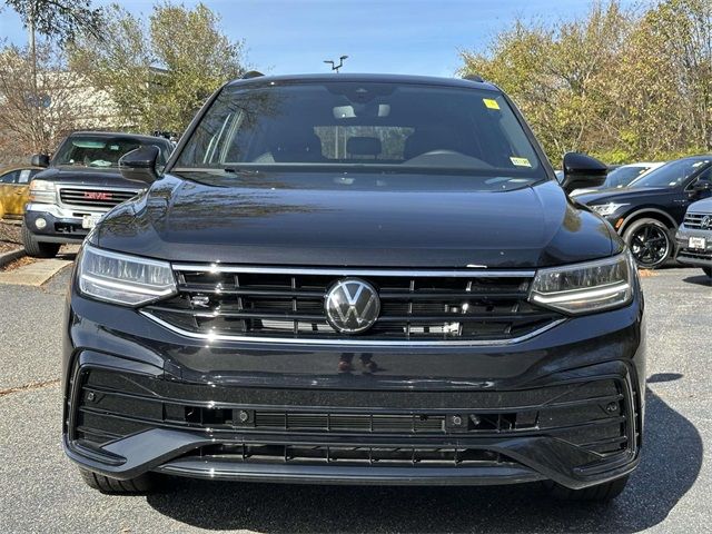 2024 Volkswagen Tiguan SE R-Line Black