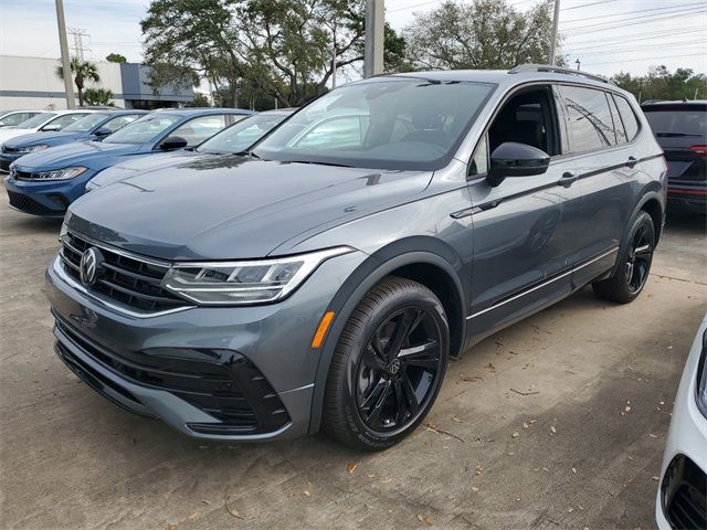 2024 Volkswagen Tiguan SE R-Line Black