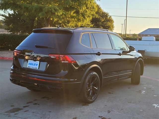 2024 Volkswagen Tiguan SE R-Line Black