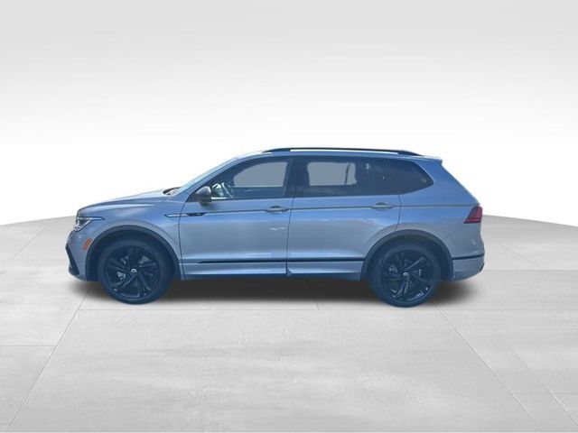 2024 Volkswagen Tiguan/Taos SE R-Line Black