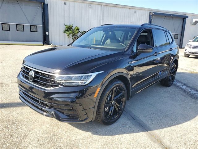 2024 Volkswagen Tiguan SE R-Line Black