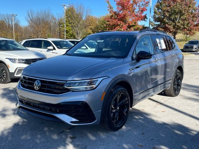 2024 Volkswagen Tiguan SE R-Line Black