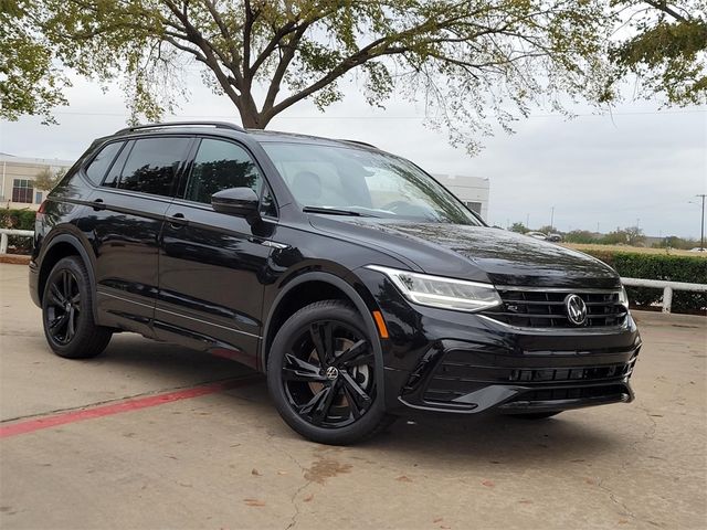 2024 Volkswagen Tiguan SE R-Line Black