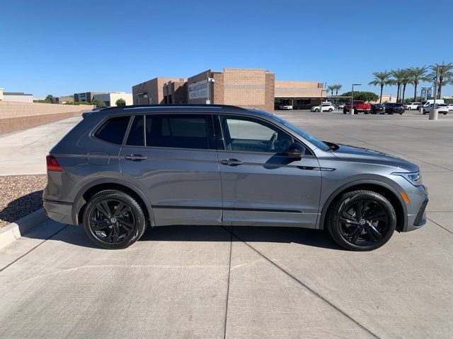 2024 Volkswagen Tiguan SE R-Line Black