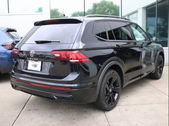 2024 Volkswagen Tiguan SE R-Line Black