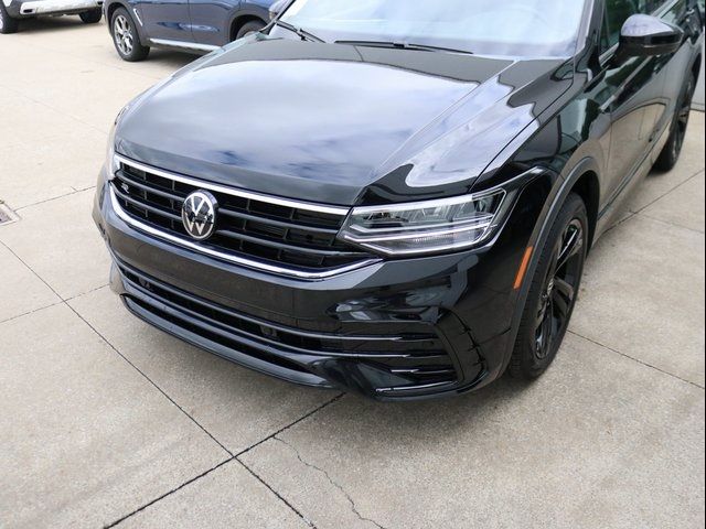 2024 Volkswagen Tiguan SE R-Line Black