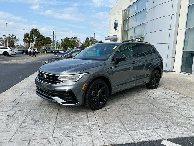 2024 Volkswagen Tiguan/Taos SE R-Line Black