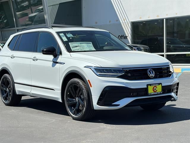 2024 Volkswagen Tiguan SE R-Line Black