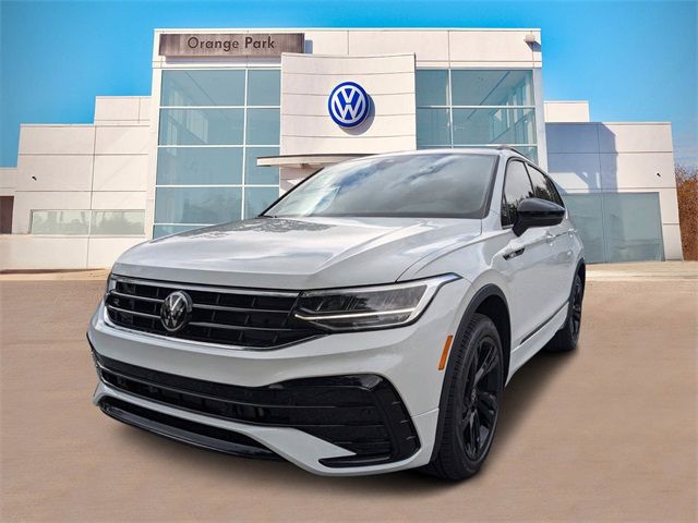 2024 Volkswagen Tiguan SE R-Line Black