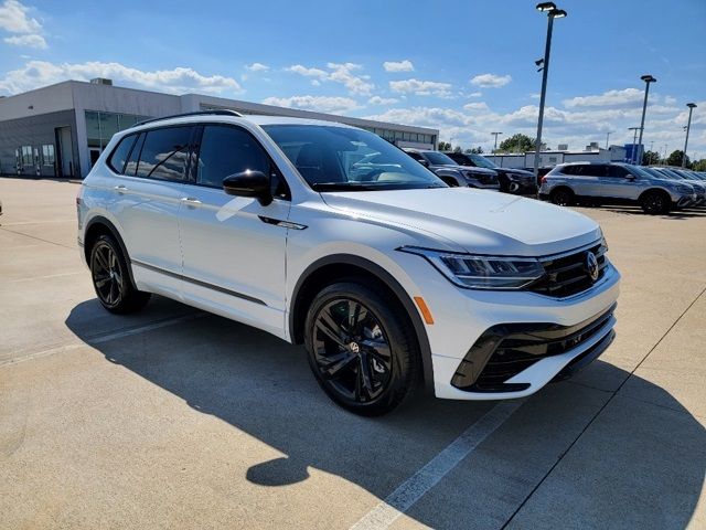 2024 Volkswagen Tiguan SE R-Line Black