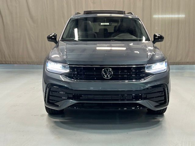 2024 Volkswagen Tiguan/Taos SE R-Line Black