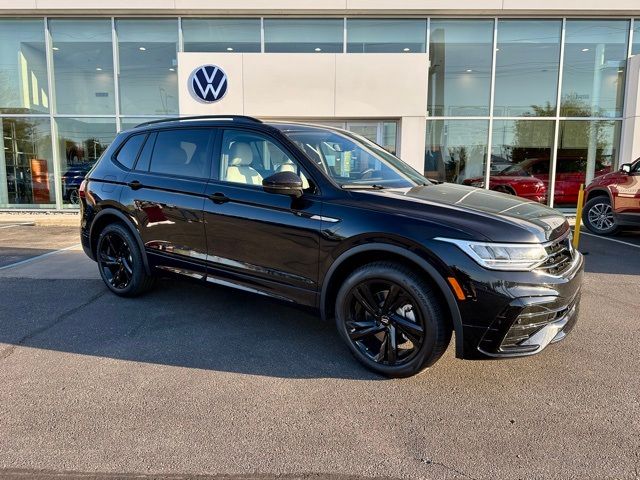 2024 Volkswagen Tiguan/Taos SE R-Line Black