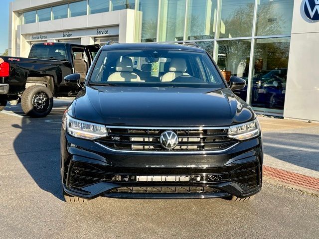 2024 Volkswagen Tiguan/Taos SE R-Line Black