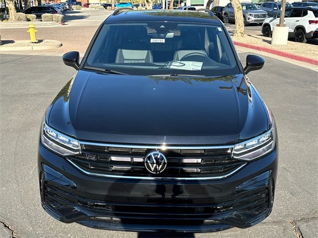 2024 Volkswagen Tiguan SE R-Line Black