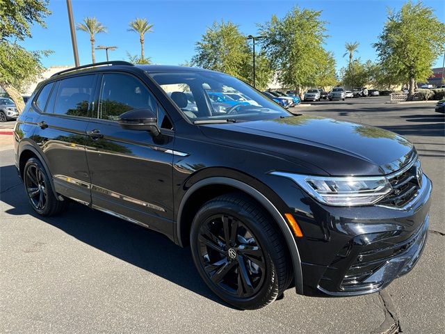 2024 Volkswagen Tiguan SE R-Line Black