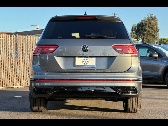 2024 Volkswagen Tiguan SE R-Line Black